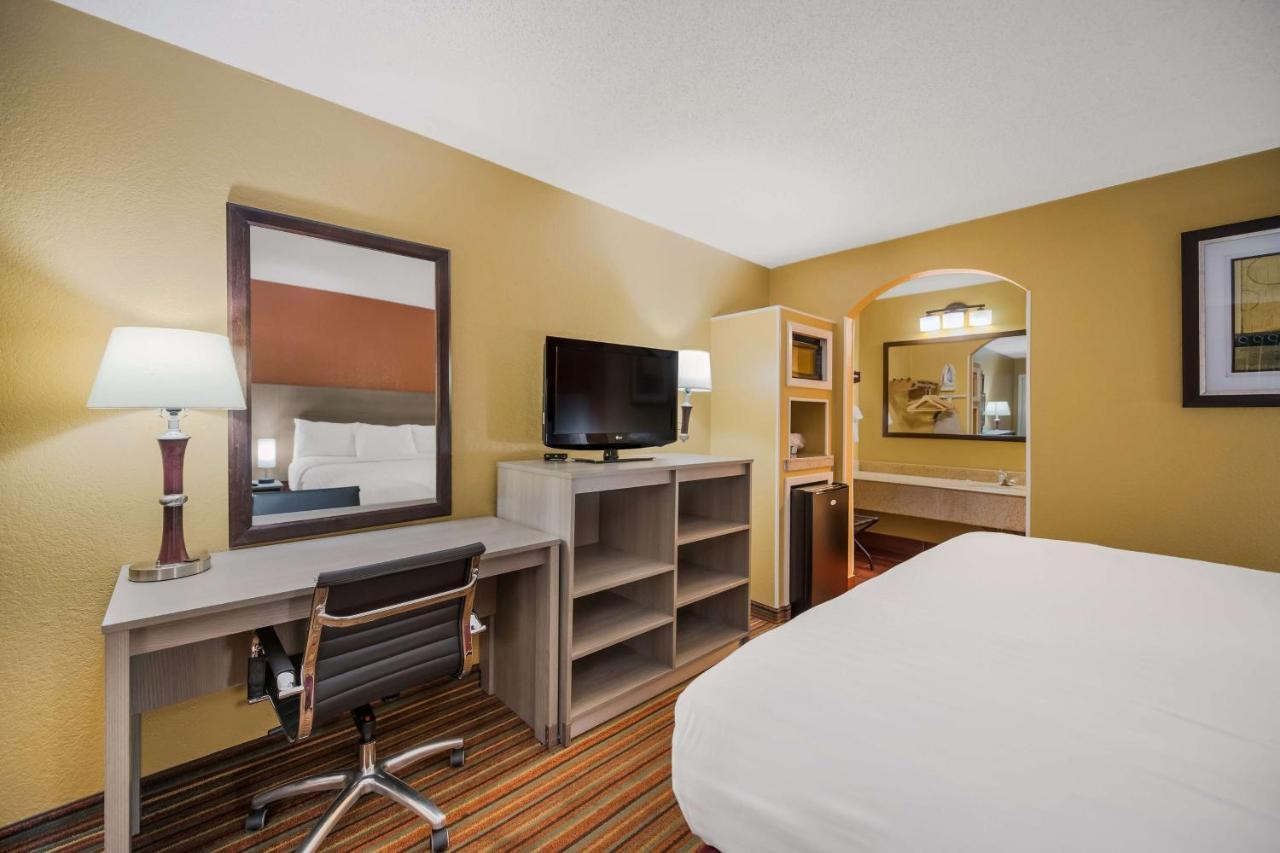 Mount Pleasant Surestay Hotel By Best Western Mt Pleasant מראה חיצוני תמונה